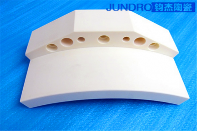 氧化鋁陶瓷制成精密結(jié)構(gòu)件的優(yōu)勢(shì)